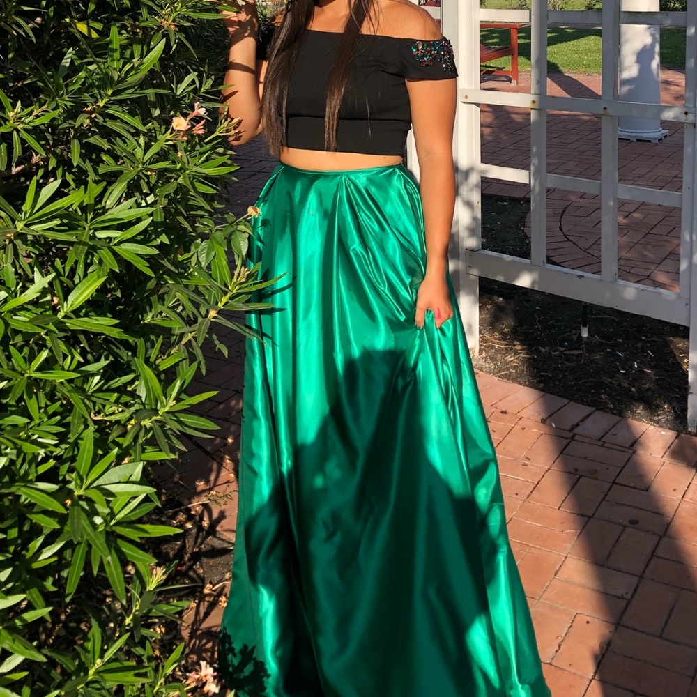 Two piece Sherri hill prom dress 2018!